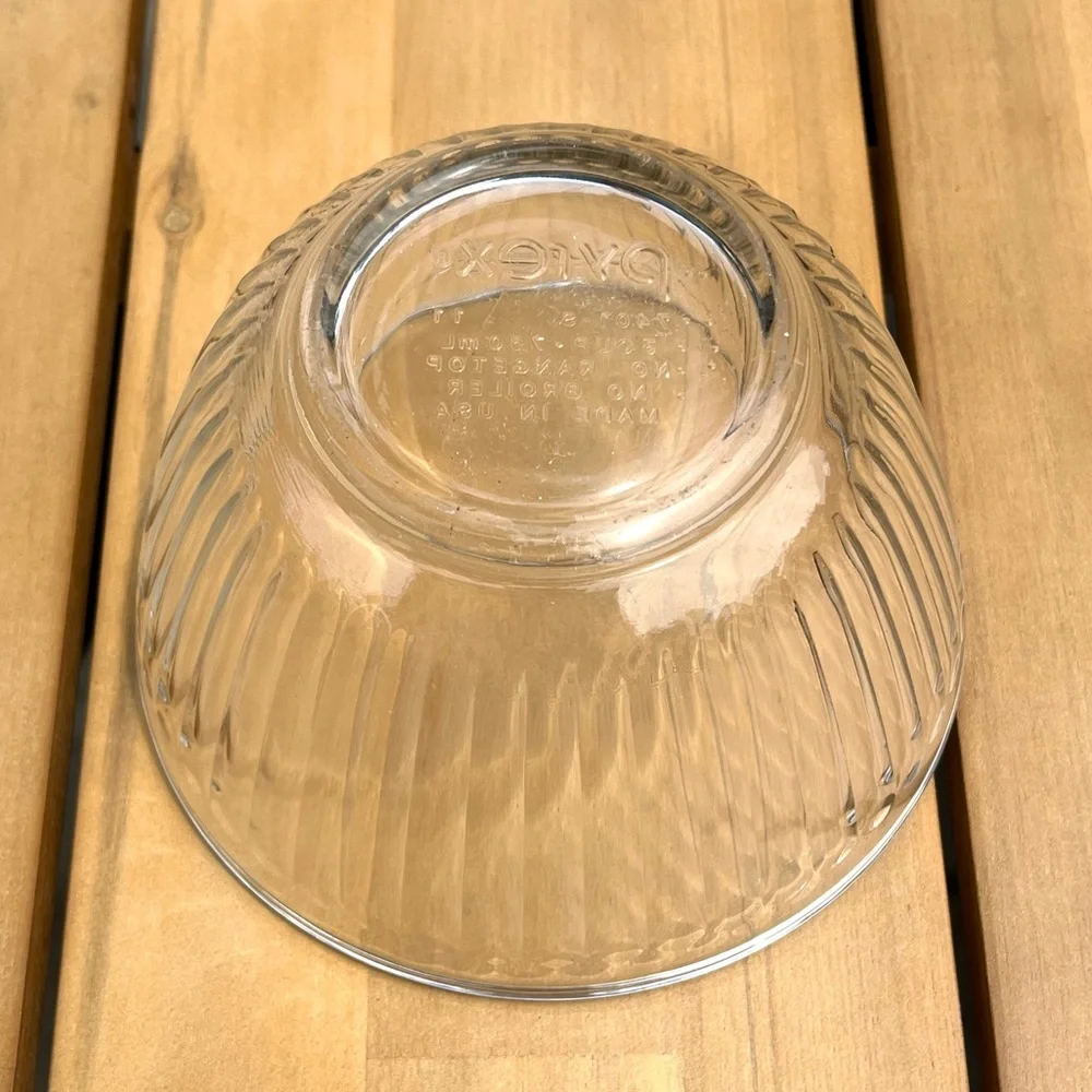 Pyrex 3 cup Clear Glass Mixing Bowl